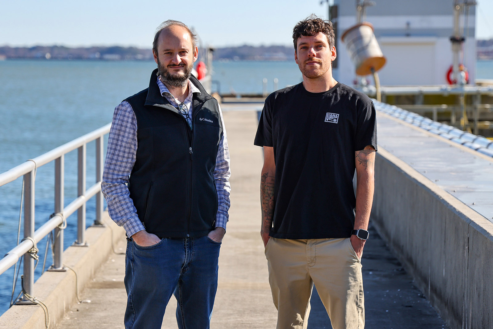 Lead author Ricardo Utzig (right) conducted the study as part of his master’s thesis at W&M’s VIMS & Batten School of Coastal & Marine Sciences under academic advisor Piero Mazzini (left). Photo by John Wallace.